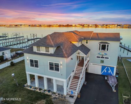 61 Monmouth Parkway, Monmouth Beach