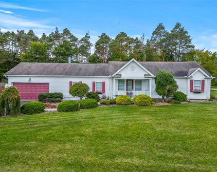 469 Crestview Dr, Delaware Twp