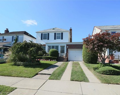 75-30 189 Street, Fresh Meadows