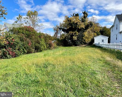 206 Winters Ln, Catonsville