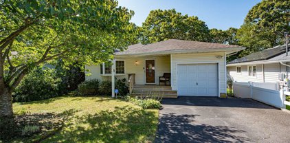 72 Rosemary Lane, Centereach