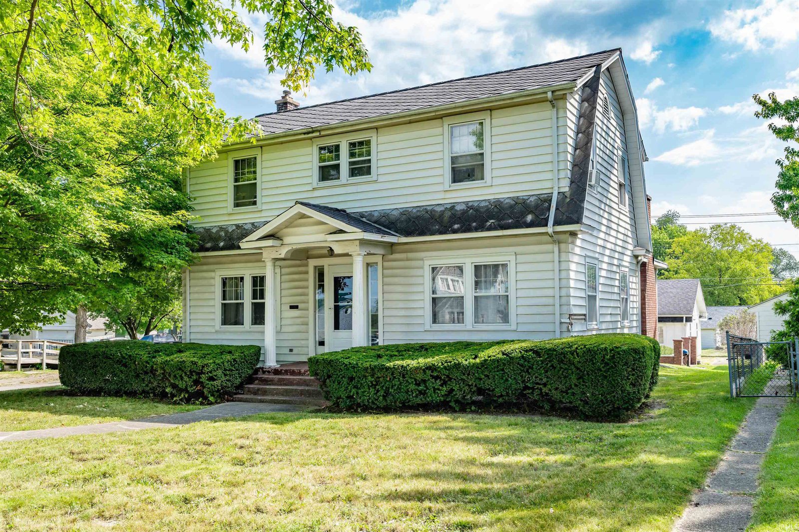 1003 S Main St, Kendallville