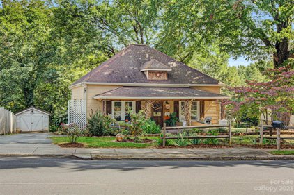 415 W C  Street, Newton