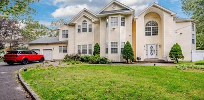 12 Legacy Court, Port Jefferson Station
