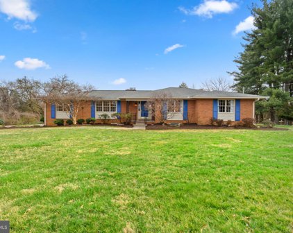 13567 Glen Mill Rd, Rockville