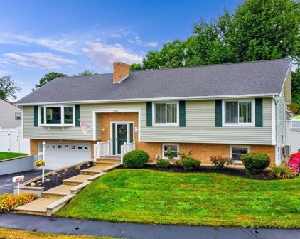9 Spruce Street, Stoneham