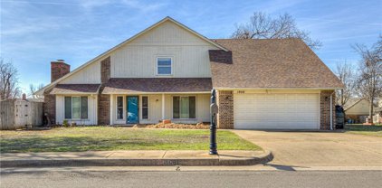 1808 THUNDERBIRD Boulevard, Edmond