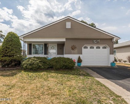 14 Pine Valley Drive, Toms River