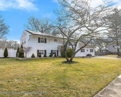 14 Arlington Drive, Howell