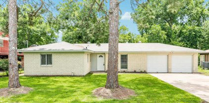 1220 Fair Drive, Angleton