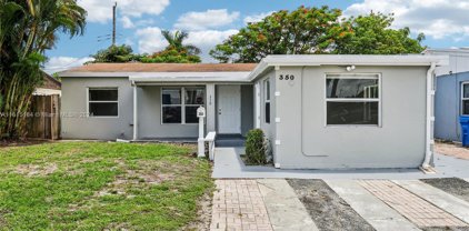 350 Ne 56th St, Oakland Park