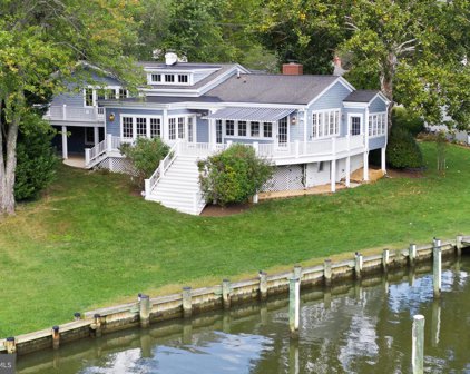 437 Ferry Point   Road, Annapolis