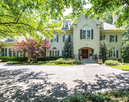 1209 Alps Dr, Mclean