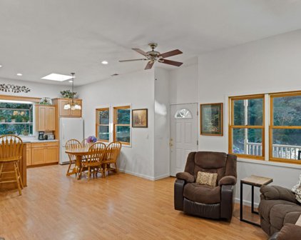 4904 Highway 9, Felton