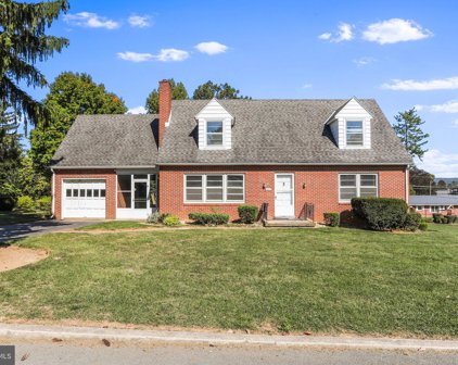833 Mountain View Road W, Waynesboro