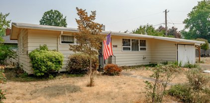 705 Broadway St, Albany