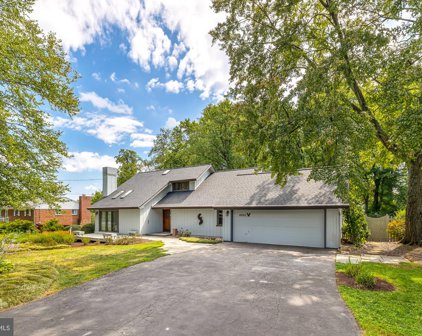 10705 Orchard St, Fairfax