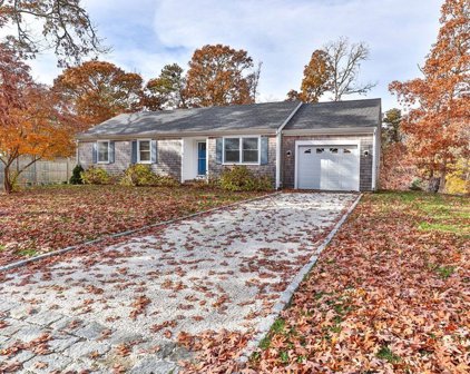 37 Bakers Dr, Harwich