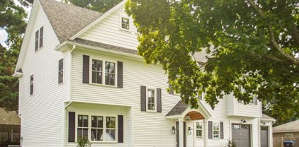 7 Hemlock Dr., Natick