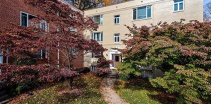 10410 Montrose Ave Unit #101, Bethesda