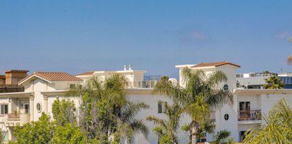1135  Rexford Dr Unit 405, Los Angeles