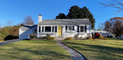 52 Balsam Court, Cranston