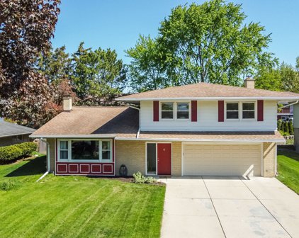 2710 S Briarwood Drive, Arlington Heights