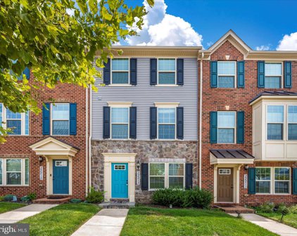 22213 Broadway Ave, Clarksburg