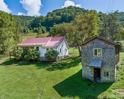 305 Pound Mill Branch  Road, Marshall
