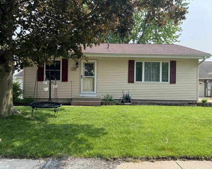 1609  Parkway  Drive, Burlington