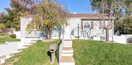 15 Oregon Avenue, Hazlet