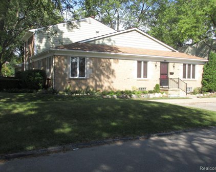 1920 Torquay Unit 172, Royal Oak