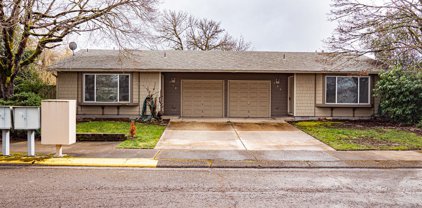 720 MANOR WAY, Lebanon