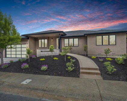 32 Yale Avenue, Larkspur