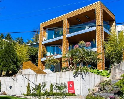 14631 West Beach Avenue, White Rock