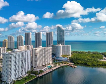 300 Bayview Dr Unit #402, Sunny Isles Beach