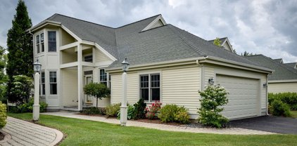 47 Carriage Hill Circle Unit 47, Southborough