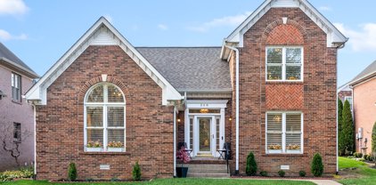 308 Peartree Dr, Clarksville