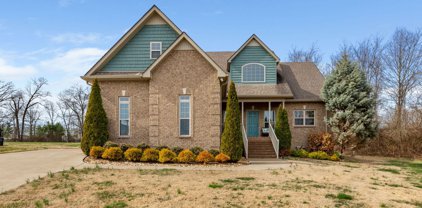 209 Hunters Ridge Dr, Tullahoma