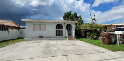 521 E 41st St, Hialeah