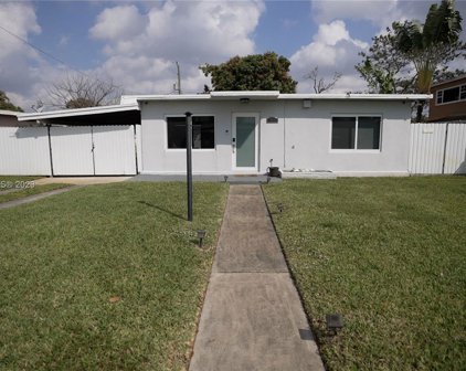 901 E 14th Pl, Hialeah