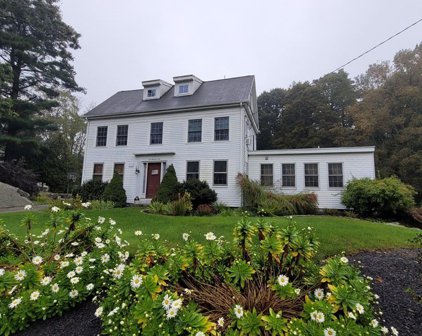 210 Wood Street, Hopkinton