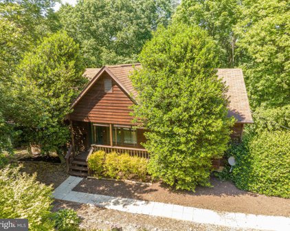 386 Gunpowder Ln, Inwood