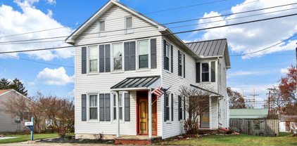 81 Main St, Mcsherrystown