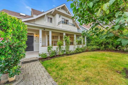 266 W 17th Street, North Vancouver