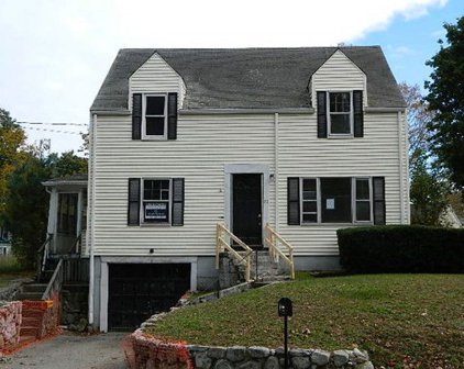 22 S Elm St, West Bridgewater