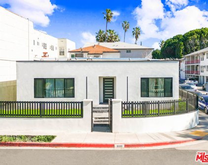7617 Romaine Street, West Hollywood