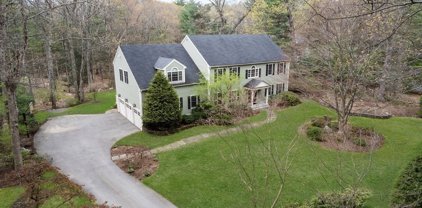 47 Claypit Hill Rd, Wayland