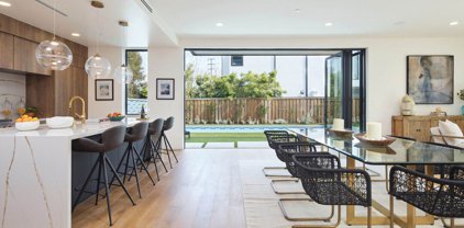 1390  Palms Blvd, Venice