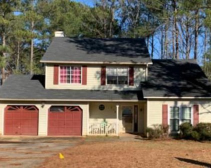 570 Lake Joyce Lane, Fairburn